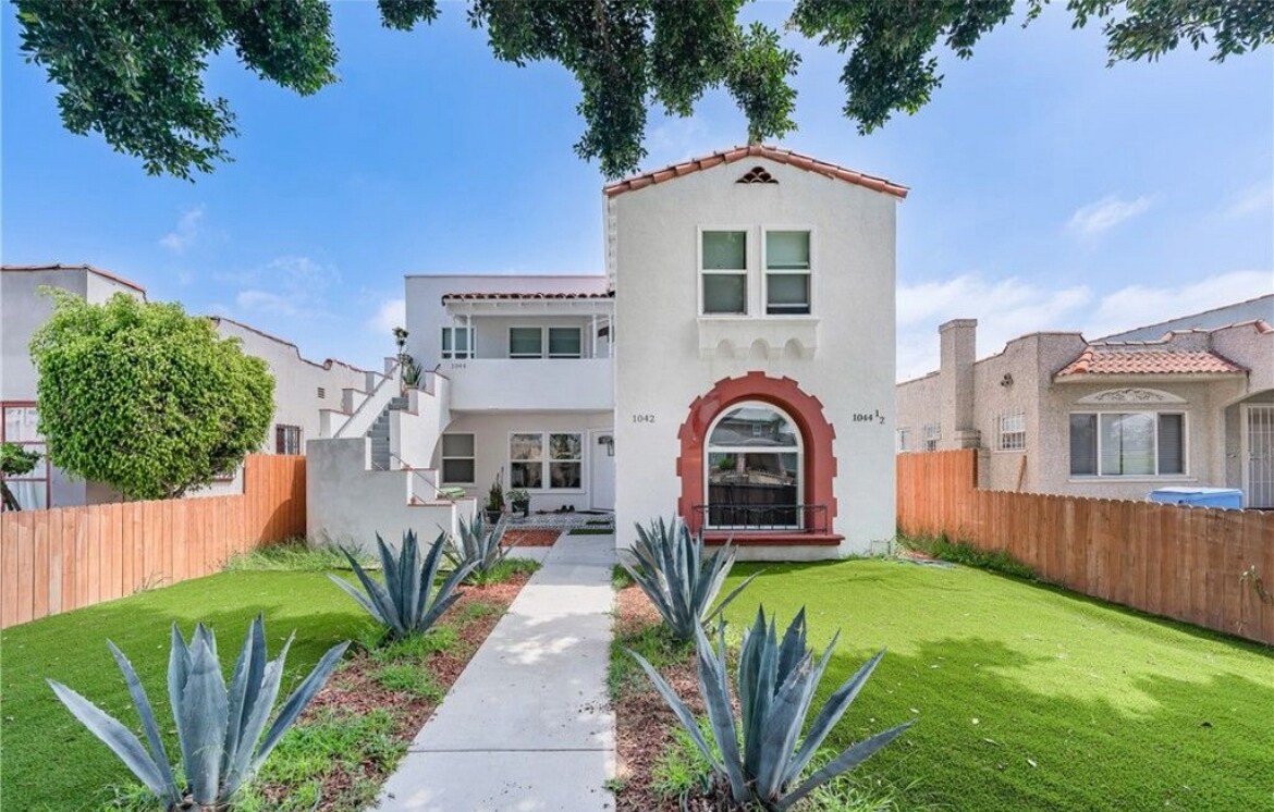 Foto principal - 1042 W 84th Pl