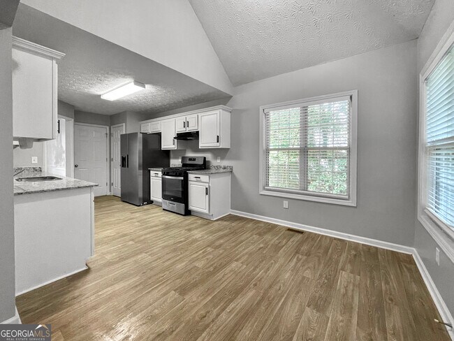 Building Photo - 6825 Wells Ct