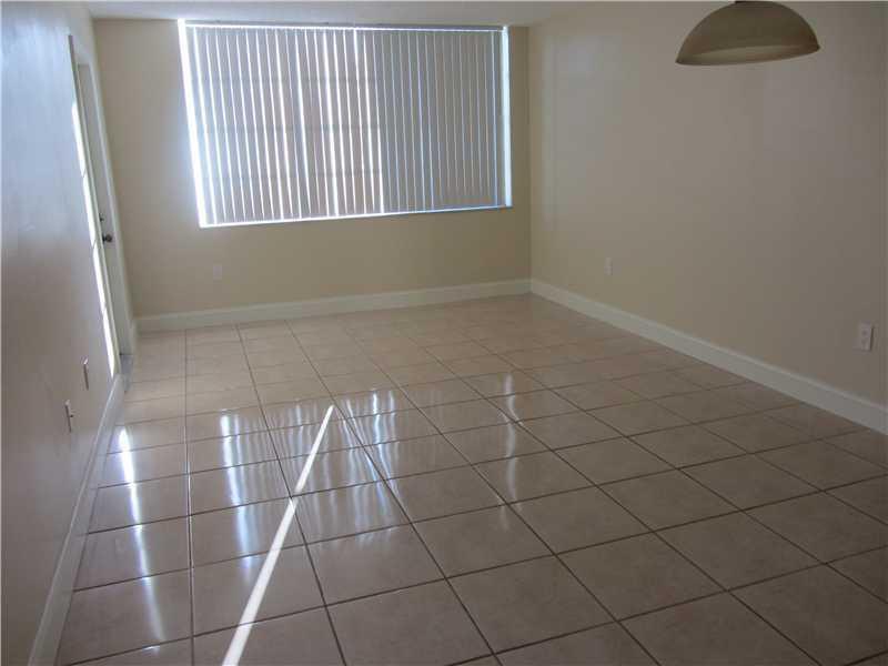 Foto del edificio - 9410 Tangerine Pl