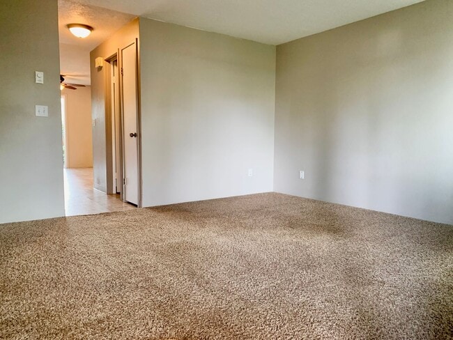 Building Photo - 4870-4874 Sunnyside Rd SE #11894