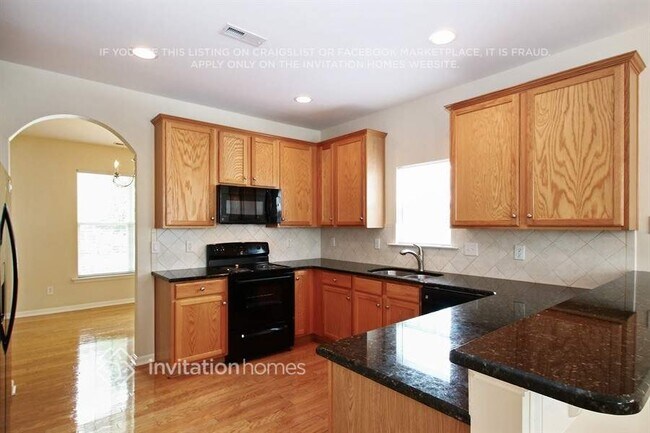 Foto del edificio - 17322 Grand Central Way