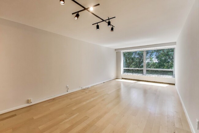 Building Photo - 1435 4th St SW