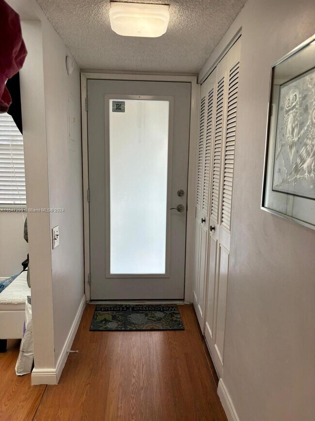 Foto del edificio - 4502 Martinique Way