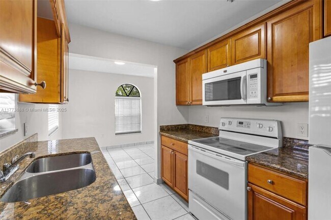 Foto del edificio - 3 bedroom in Hollywood FL 33021