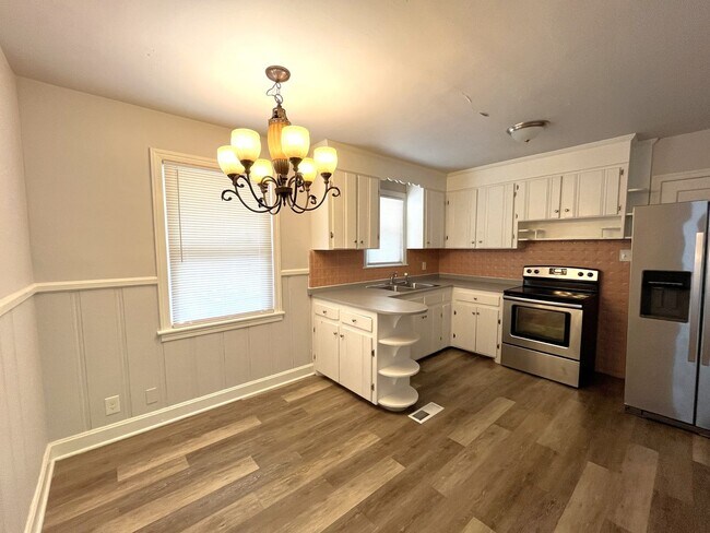 Building Photo - Immaculate 3 Bedroom Home in Donelson!