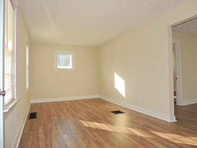 Foto del edificio - 3 Bedroom Bungalow for Rent!