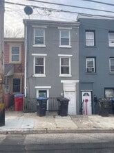 Building Photo - 122 W Elm St