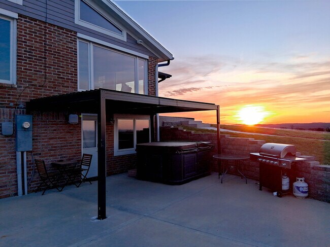 NUEVA UBICACIÓN DEL SPA Y LA PÉRGOLA - 520 Washington St