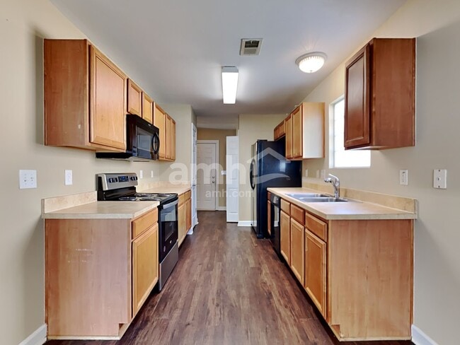 Building Photo - 222 Garden Grove Dr