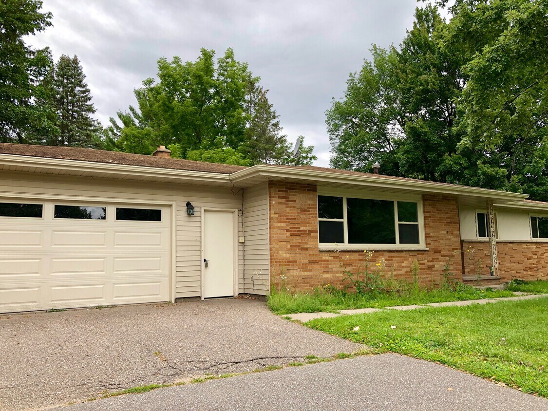 6406 Camp Phillips Rd, Schofield, WI 54476 House Rental in Schofield