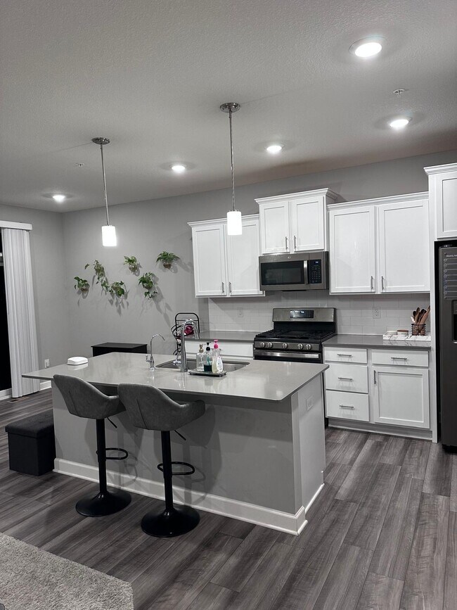 Foto del edificio - 1729 Emerson Ct