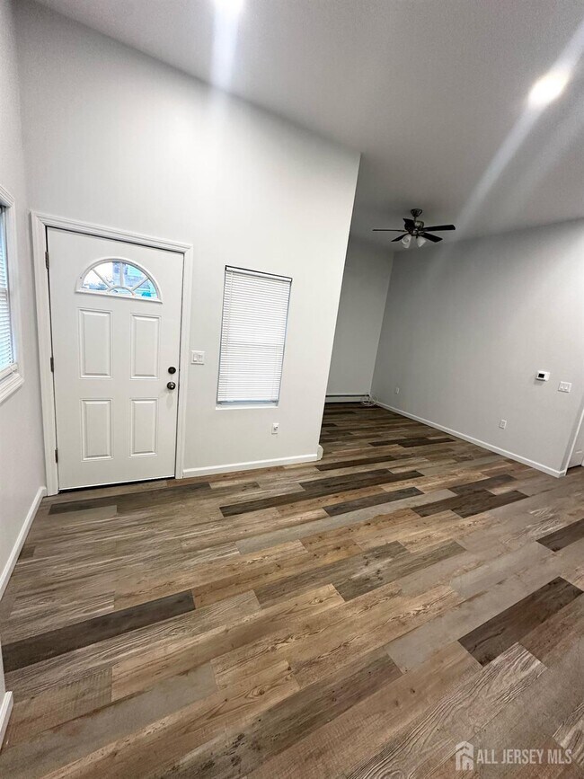 Foto del edificio - 55 Cutters Dock Rd