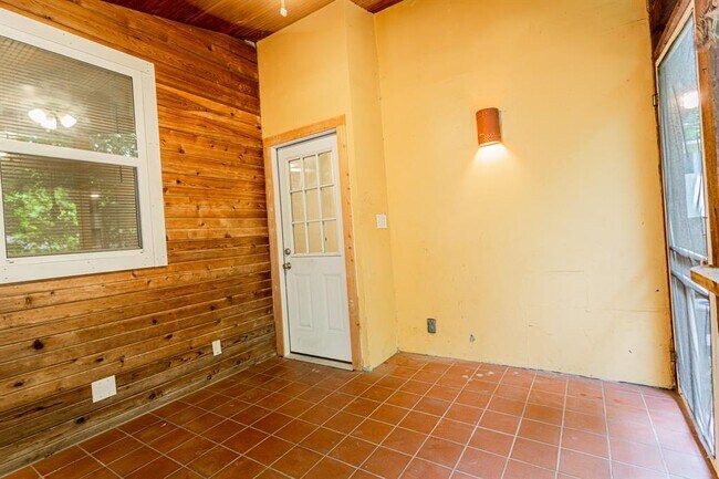 Foto del edificio - 1909 Morrow St