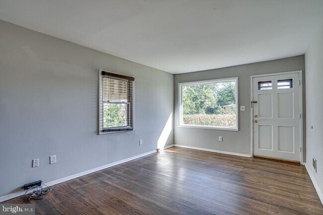 Foto del edificio - 7713 Lunceford Ln