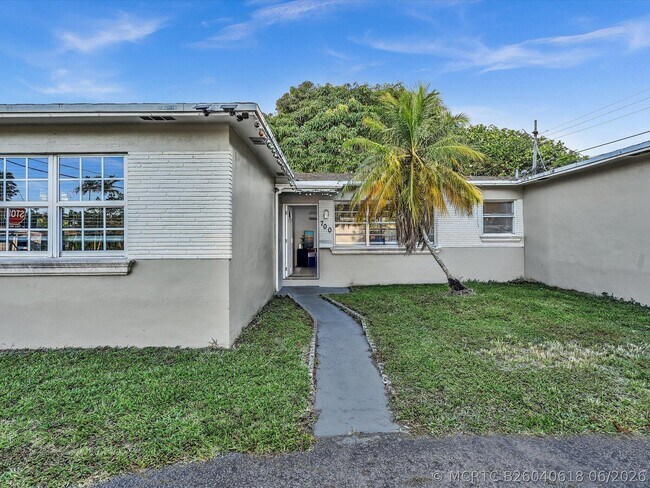 Foto del edificio - 700 SW 5th Ct