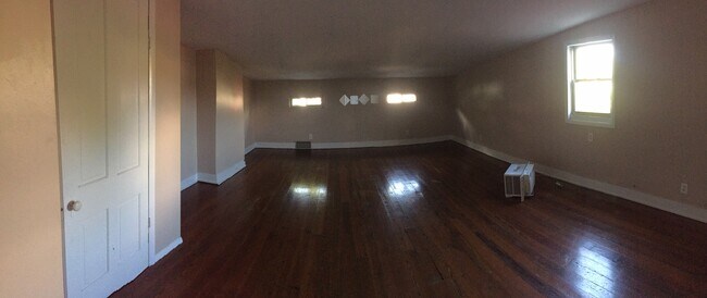 Building Photo - 409 Warner St