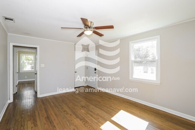 Building Photo - 2525 Sheraton Dr