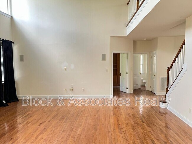 Building Photo - 11104 Penderwood Ct