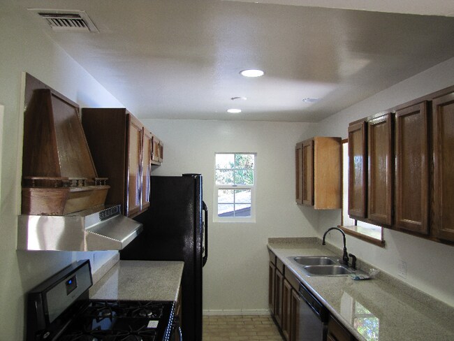 Foto del edificio - 2845 Markridge Rd