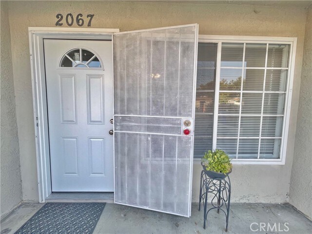 Foto del edificio - 2067 Goodall Ave