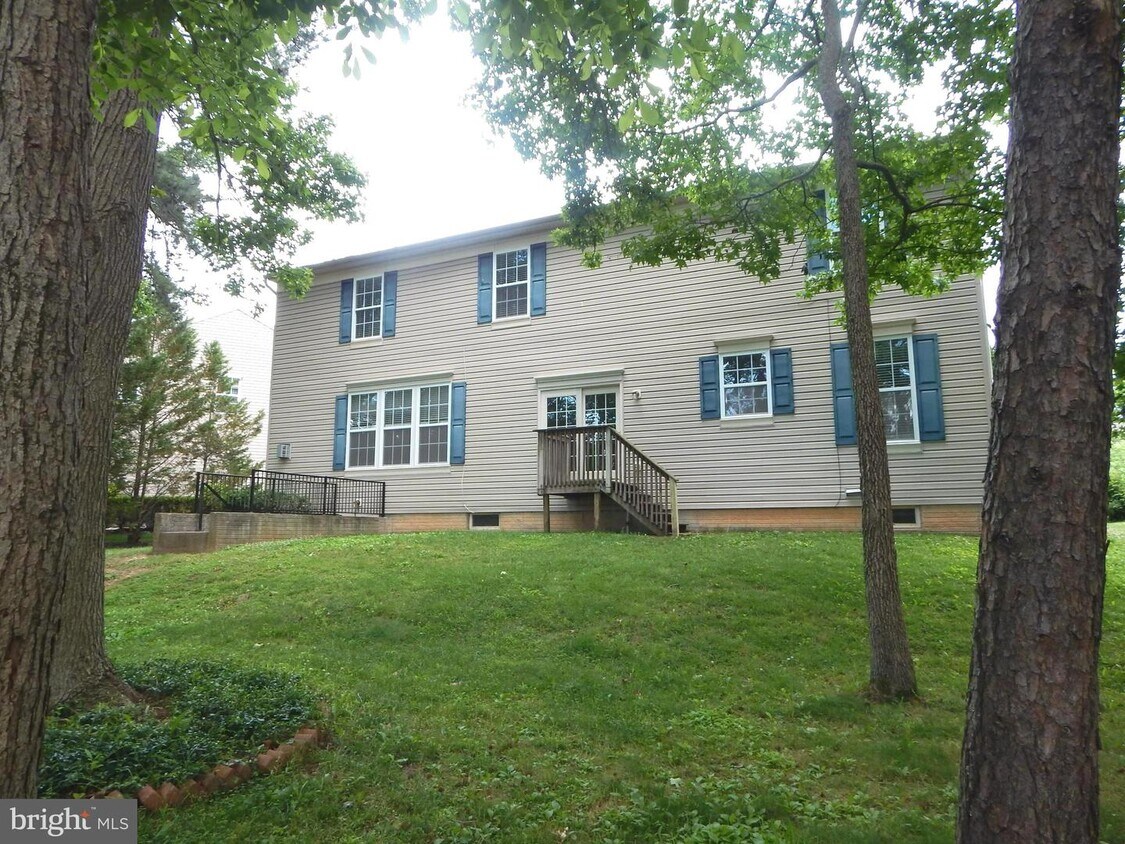 Primary Photo - 427 Patriots Way
