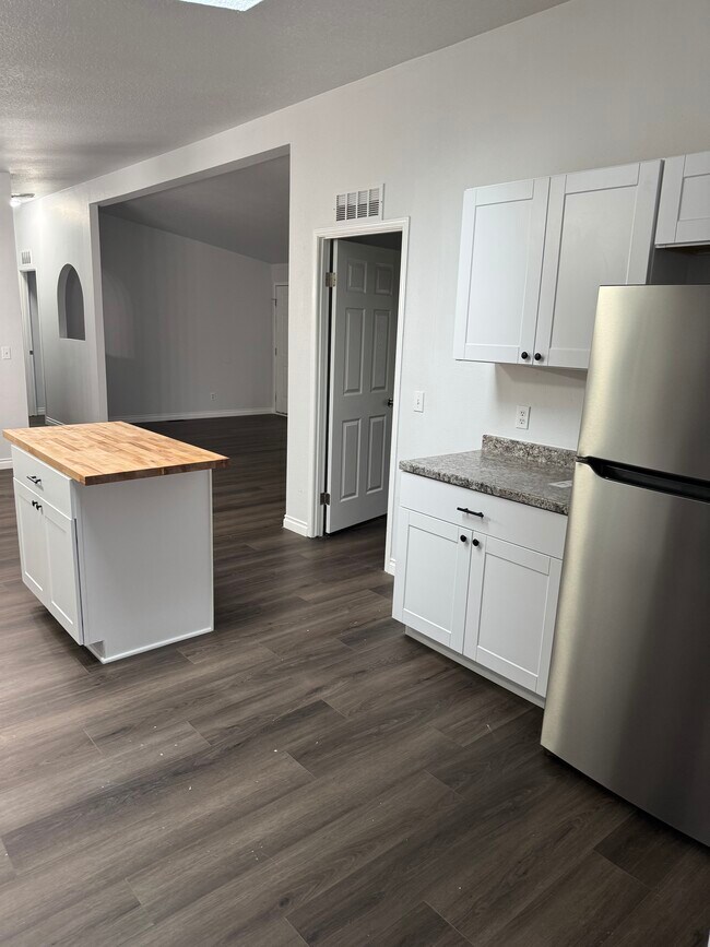 Photo - 6804 NE 56th Ave House