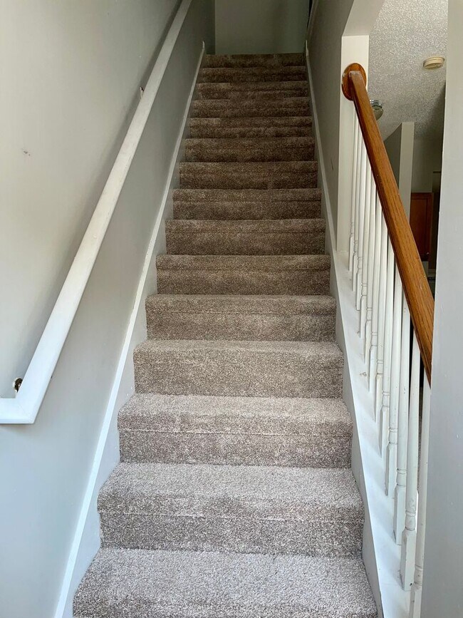 Foto del edificio - Now Available!  Updated  3/2.5 Townhome In...