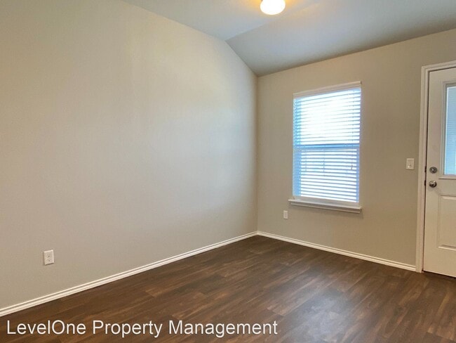 Building Photo - 4 br, 2 bath House - 3525 SE 95th St