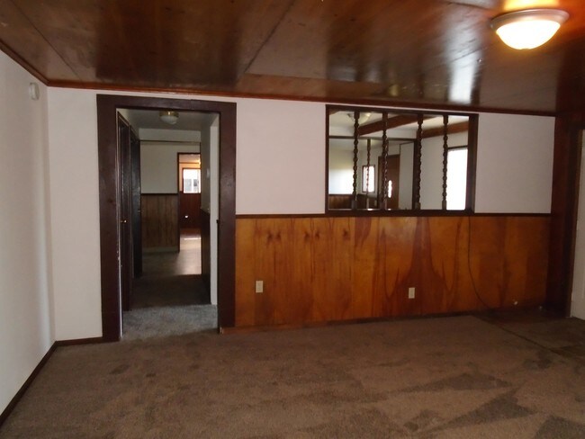 Building Photo - 375 N 1st St