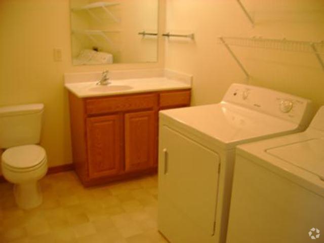 Lavandería dentro del apartamento - Jordan Valley Townhomes