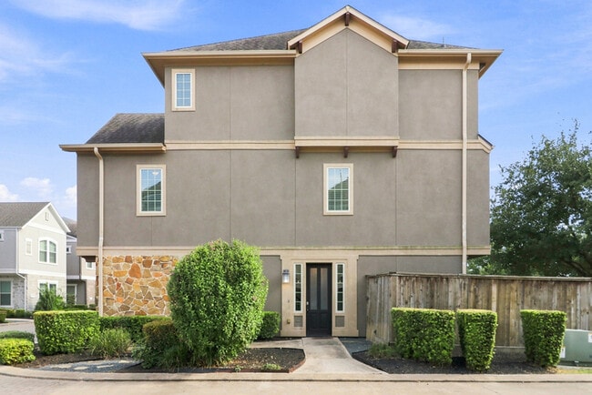 Building Photo - 2702 Church Wood Dr