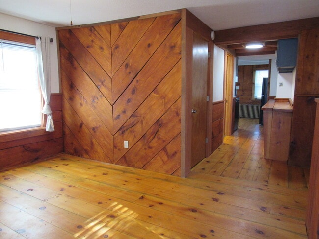 Building Photo - 1009 Cross St