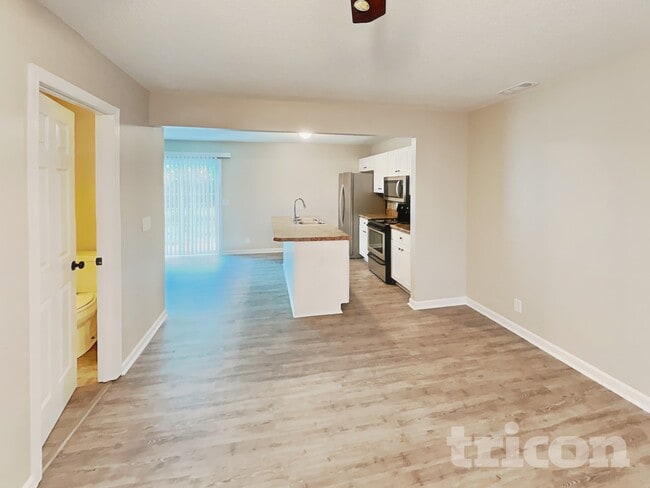 Building Photo - 911 Red Feather Trail