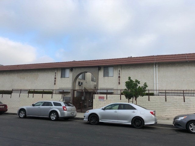 Street View - 11015 Kittridge St