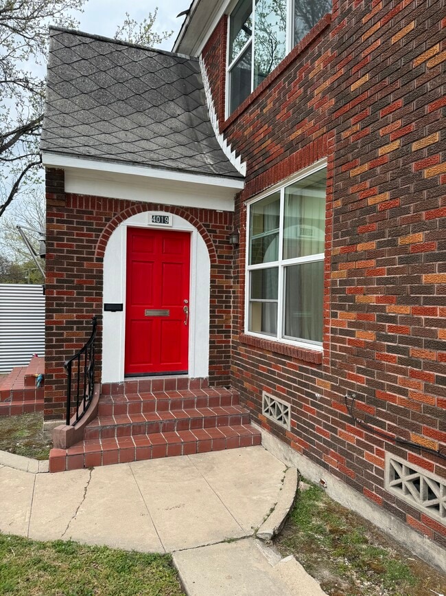 Building Photo - 4019 Woodleigh St