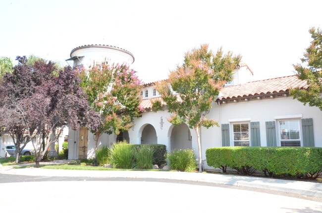 Building Photo - Luxury Condo in Monte Vista in Prime Union...
