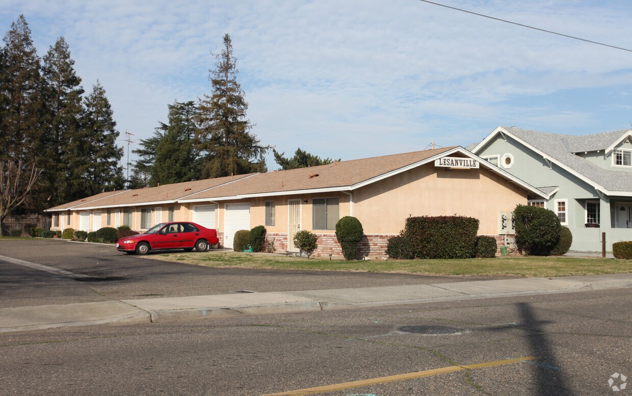Primary Photo - 1211-1233 N Palm St