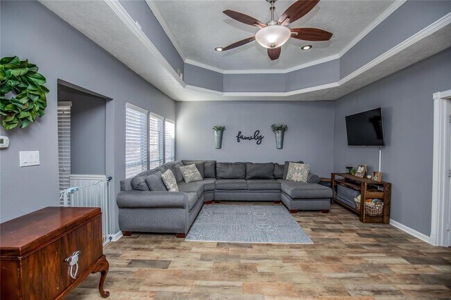 Building Photo - 87 Artesian Way