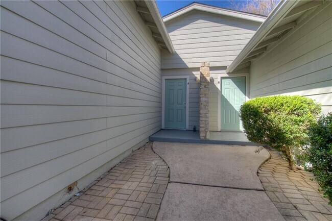 Foto del edificio - 2400 Burleson Ct