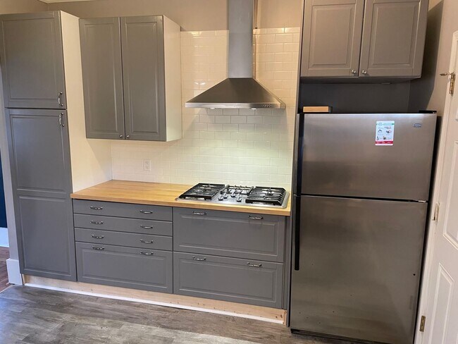 Foto del edificio - Fully Remodeled 4 Bed 2 Bath Home