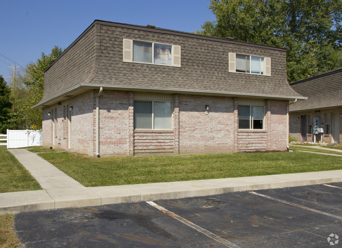 Primary Photo - Sharon Court Townhomes