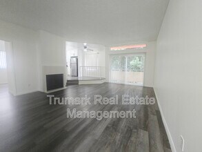 Building Photo - 14605 Burbank Blvd
