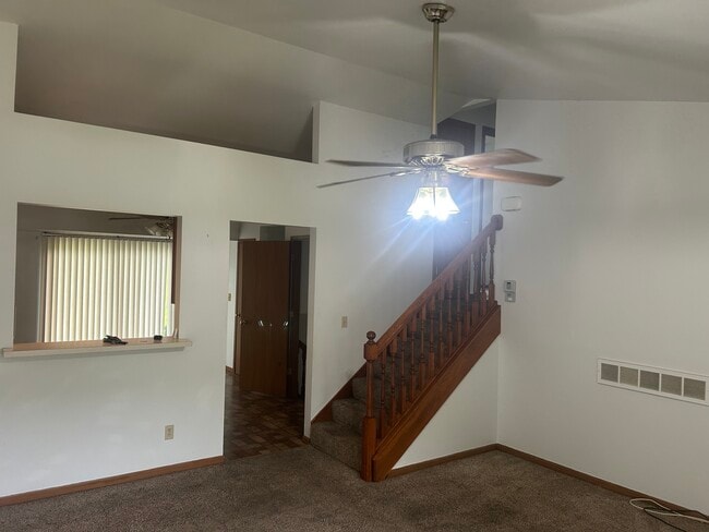 Building Photo - 432 Omar Ct