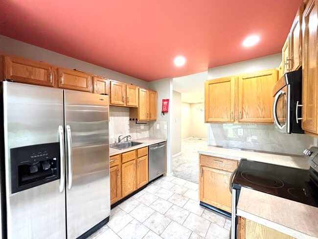 Building Photo - 224 Sherbrooke Ct