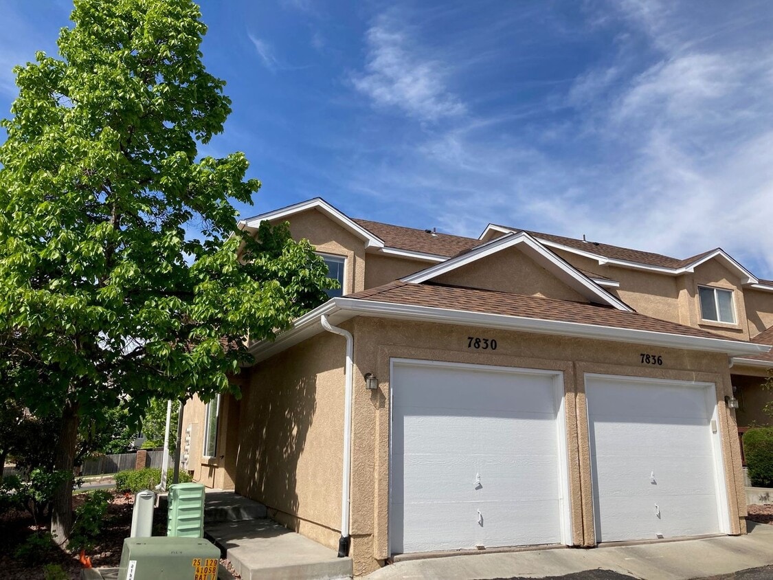 Primary Photo - 2 Bed 1.5 Bath Briargate Townhome w/AC
