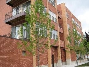 Building Photo - 4300 N Kedzie Ave