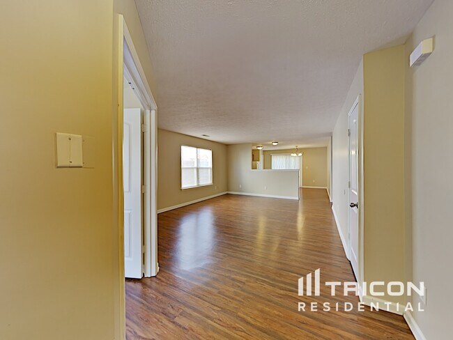 Building Photo - 5904 Mosaic Place Indianapolis IN