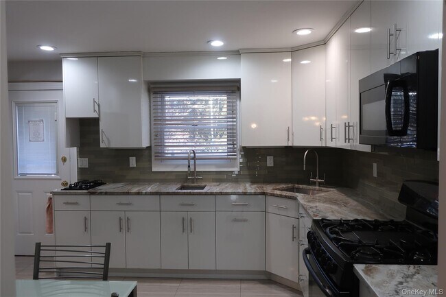 Foto del edificio - 1 Tokay Ln