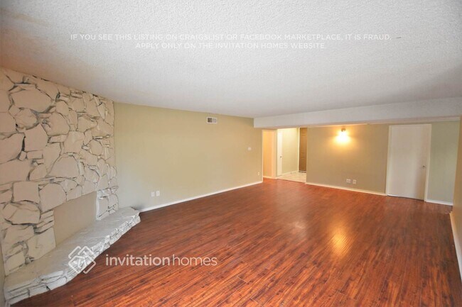Building Photo - 15857 Liggett St