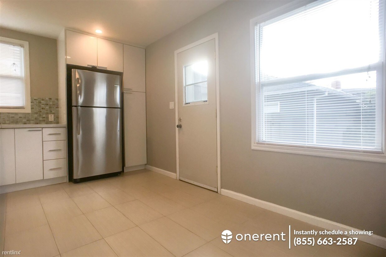 Primary Photo - 2 br, 1 bath Duplex - 517 Rollins Rd -
